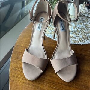 Steve Madden Women's Tan Heels, size 8.5